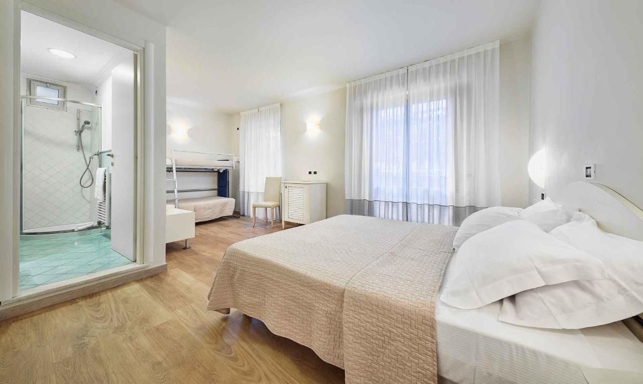 Hotel Antibes Riccione Exterior photo