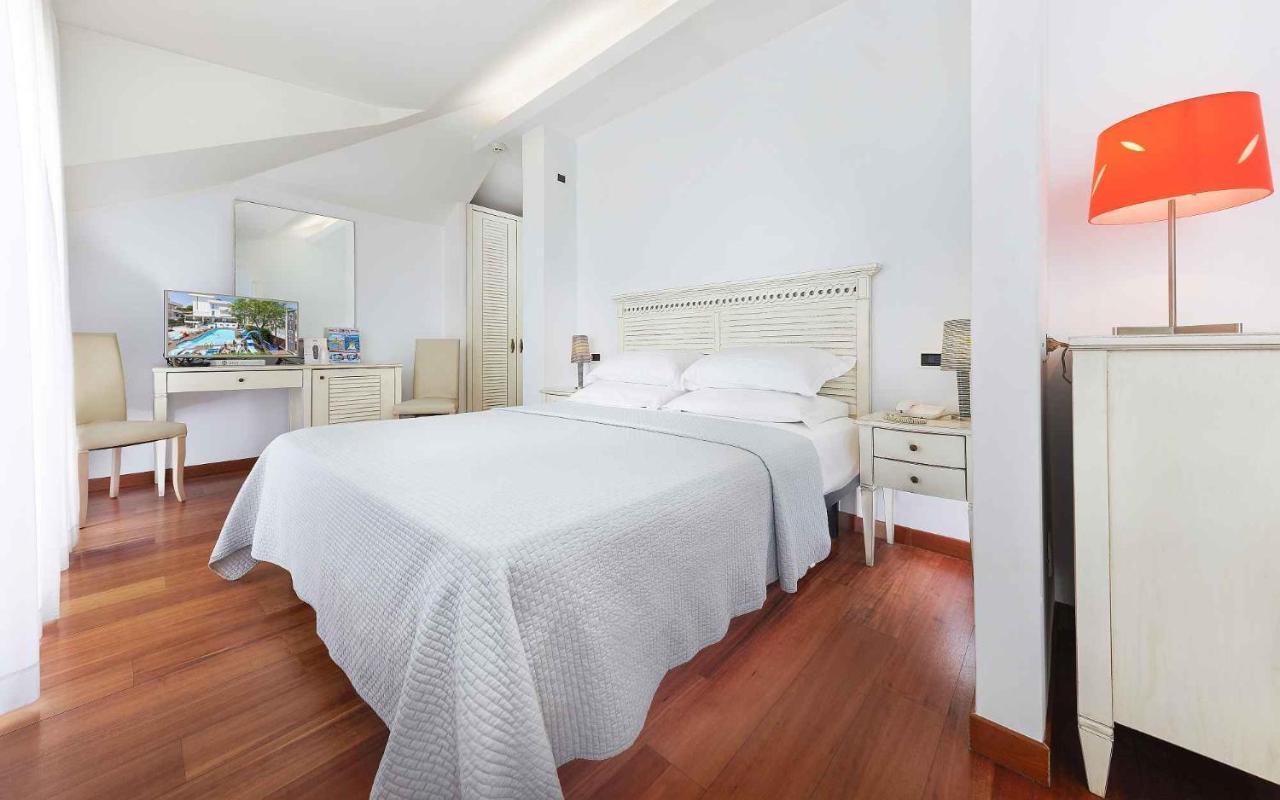 Hotel Antibes Riccione Exterior photo